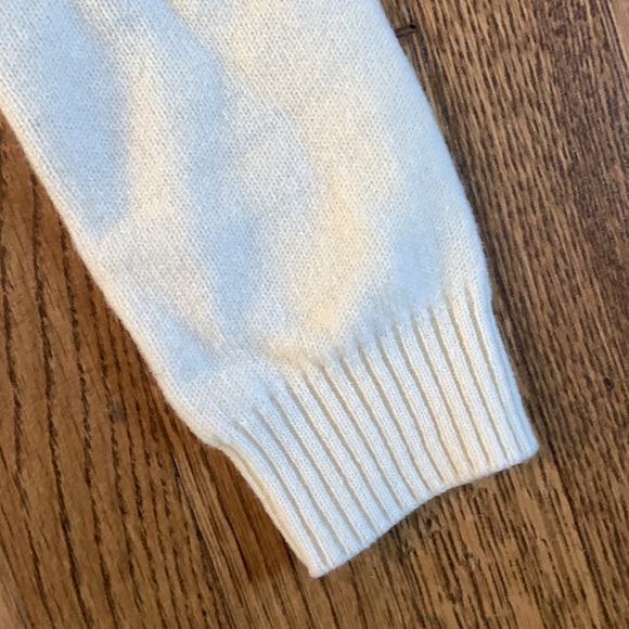 Cream Brook Brothers lambs wool sweater - Picture 4 of 7
